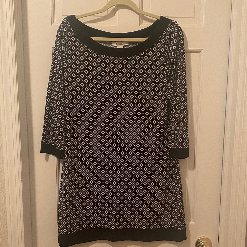 White House Black Market Monochrome Diamond Tunic